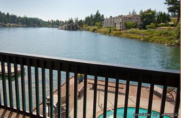 Lakeshore Inn Лейк-Освего Экстерьер фото